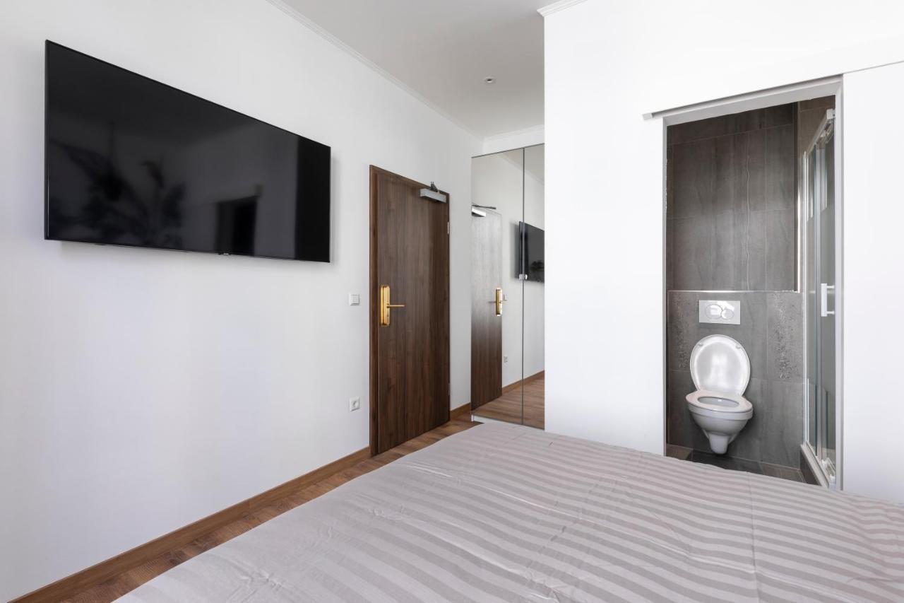 Iqs Rooms - Chambre Double Avec Salle De Bain Luxemburgo Exterior foto