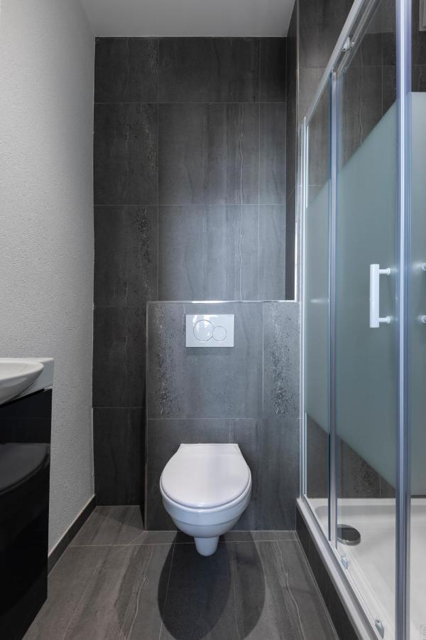 Iqs Rooms - Chambre Double Avec Salle De Bain Luxemburgo Exterior foto
